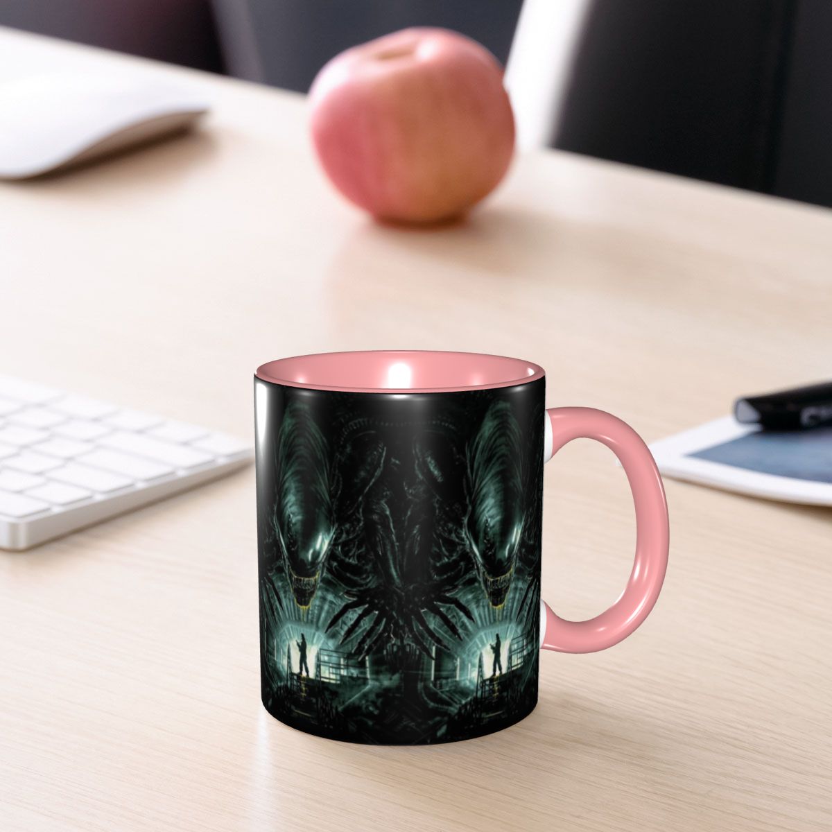 Coffee Vs Tea - Kubek ceramiczny z motywem Alien Vs